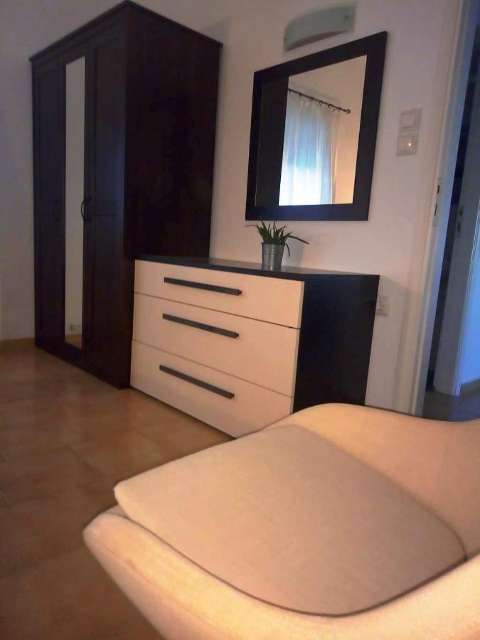 Thea Apartment Agia Marina  Екстер'єр фото