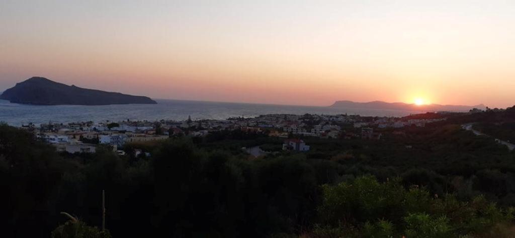 Thea Apartment Agia Marina  Екстер'єр фото