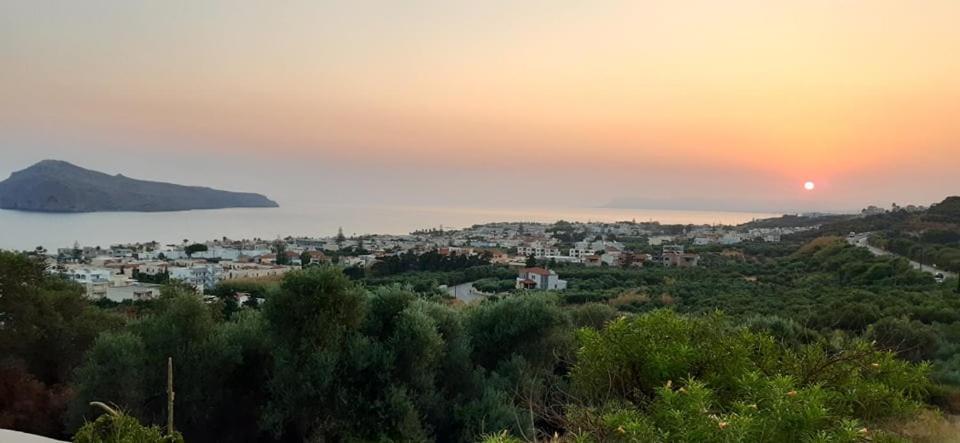 Thea Apartment Agia Marina  Екстер'єр фото