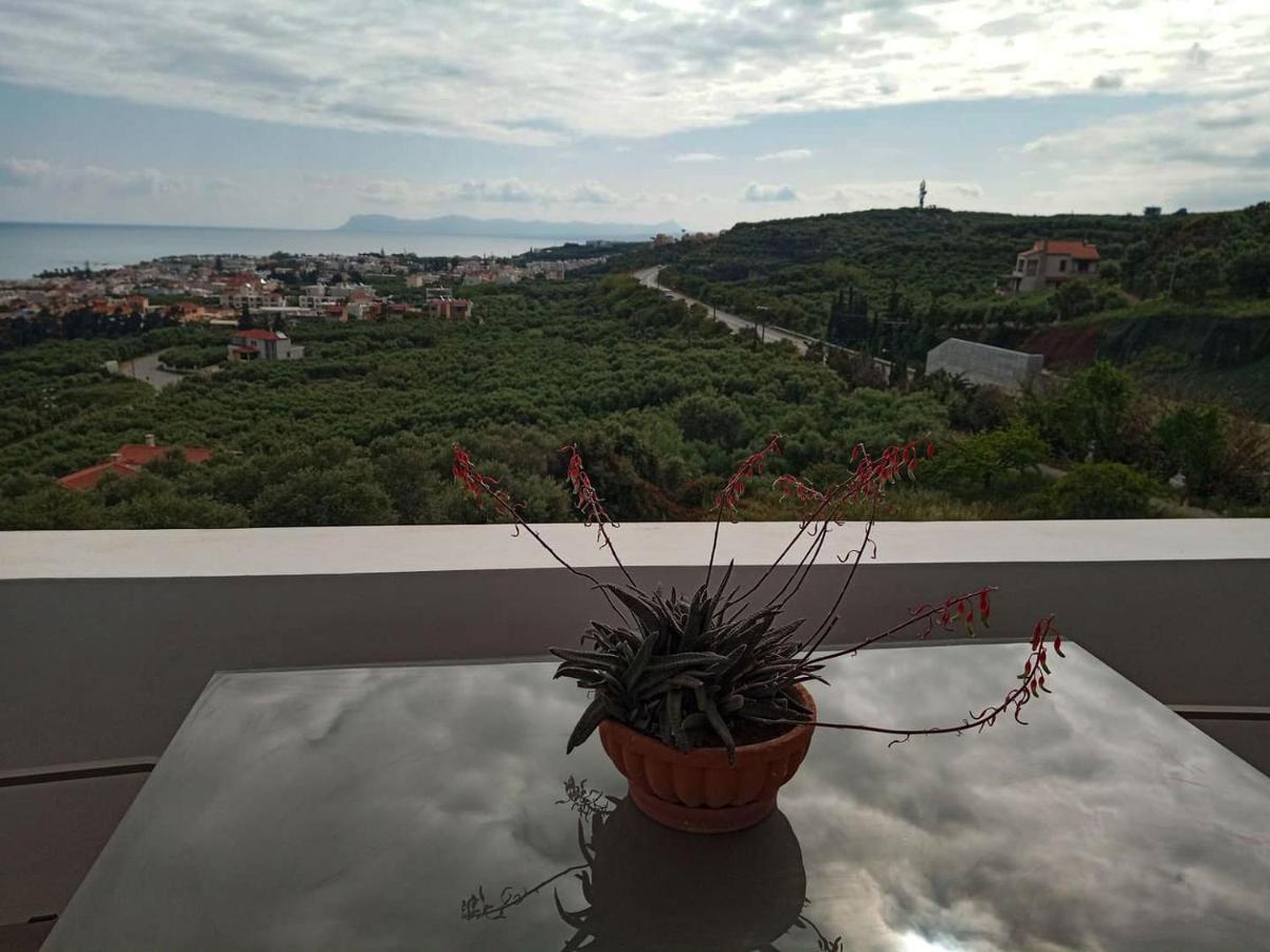 Thea Apartment Agia Marina  Екстер'єр фото